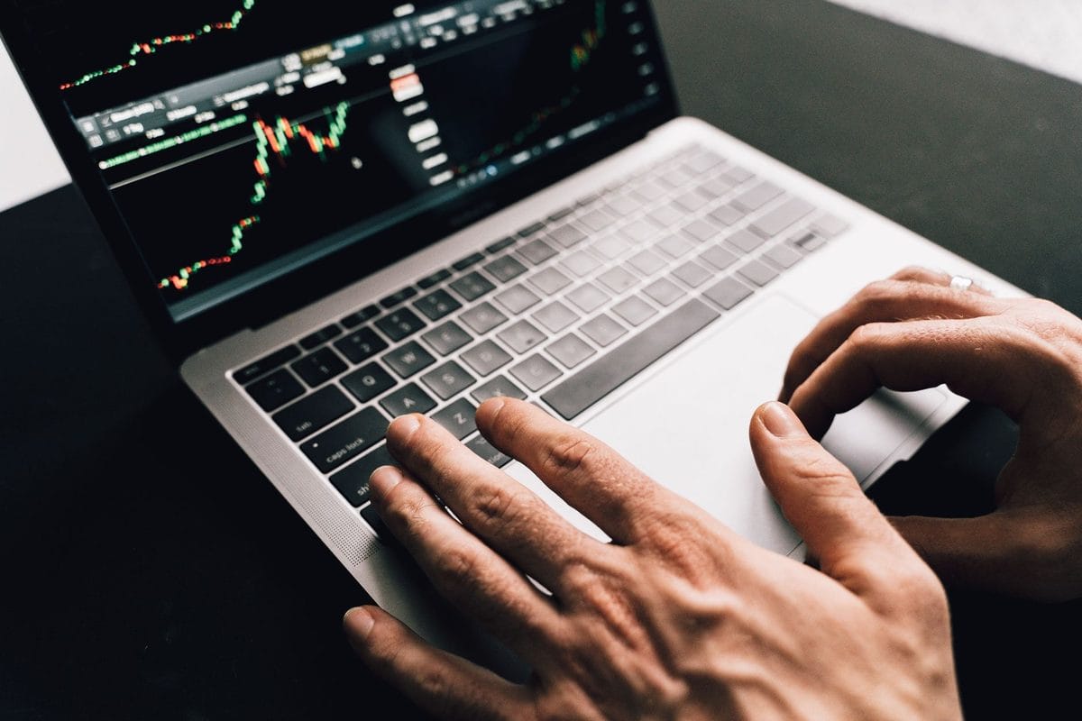Platform Fees Compared: Why Switching Your ISA or SIPP Broker Could Save You Hundreds a Year