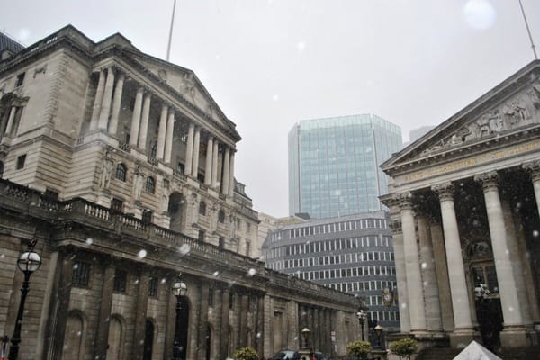Gilts vs Corporate Bonds in 2026: Where UK Investors Are Finding Yield as the Bank Rate Falls