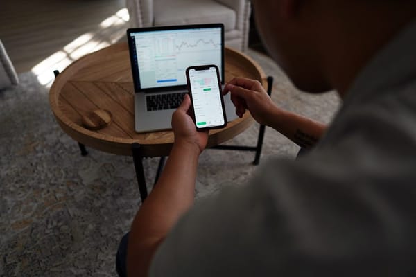 Dollar-Cost Averaging vs Lump Sum Investing: What UK Investors Should Actually Do in 2026